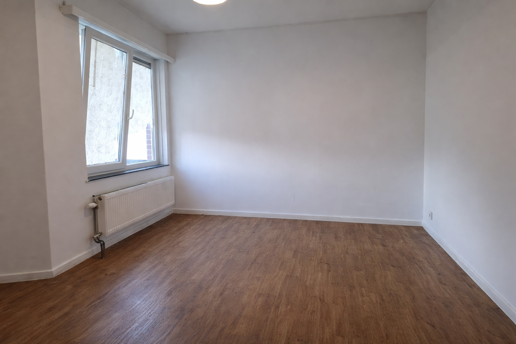 Lichtrijk 2-Slpk Appartement Te Huur In Antwerpen! - foto 4