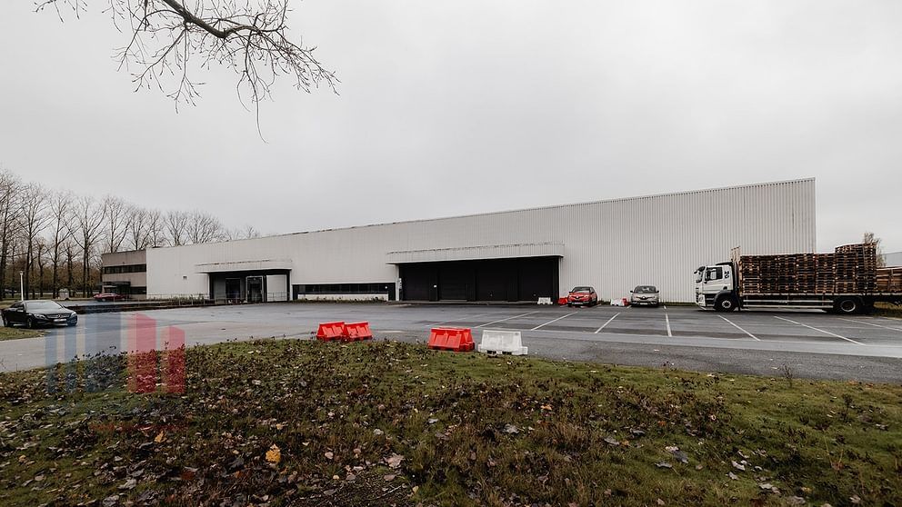 8.691 m² logistiek magazijn met 3.200 m² kantoren  nabij de E19 - foto 2
