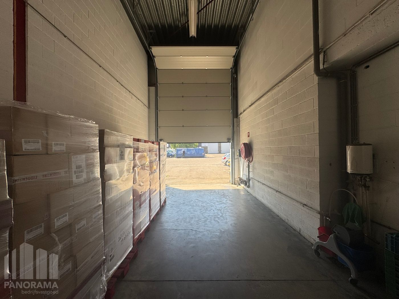 Entrepôt de 325 m² avec 95 m² de bureaux à proximité de la Chaussée de Louvain - photo 4