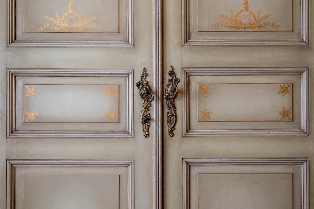 Exclusief neogotisch herenhuis met tuin in historisch Brugge - foto 4