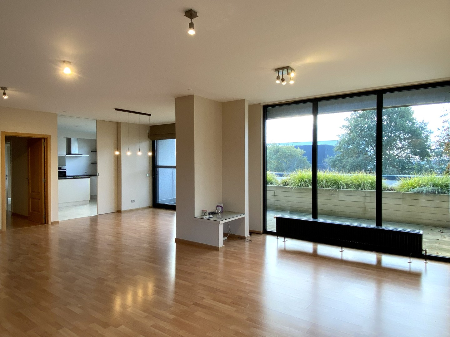 INSTAPKLARE CONCIËRGEWOONST MET TERRAS EN STAANPLAATS!! - foto 5