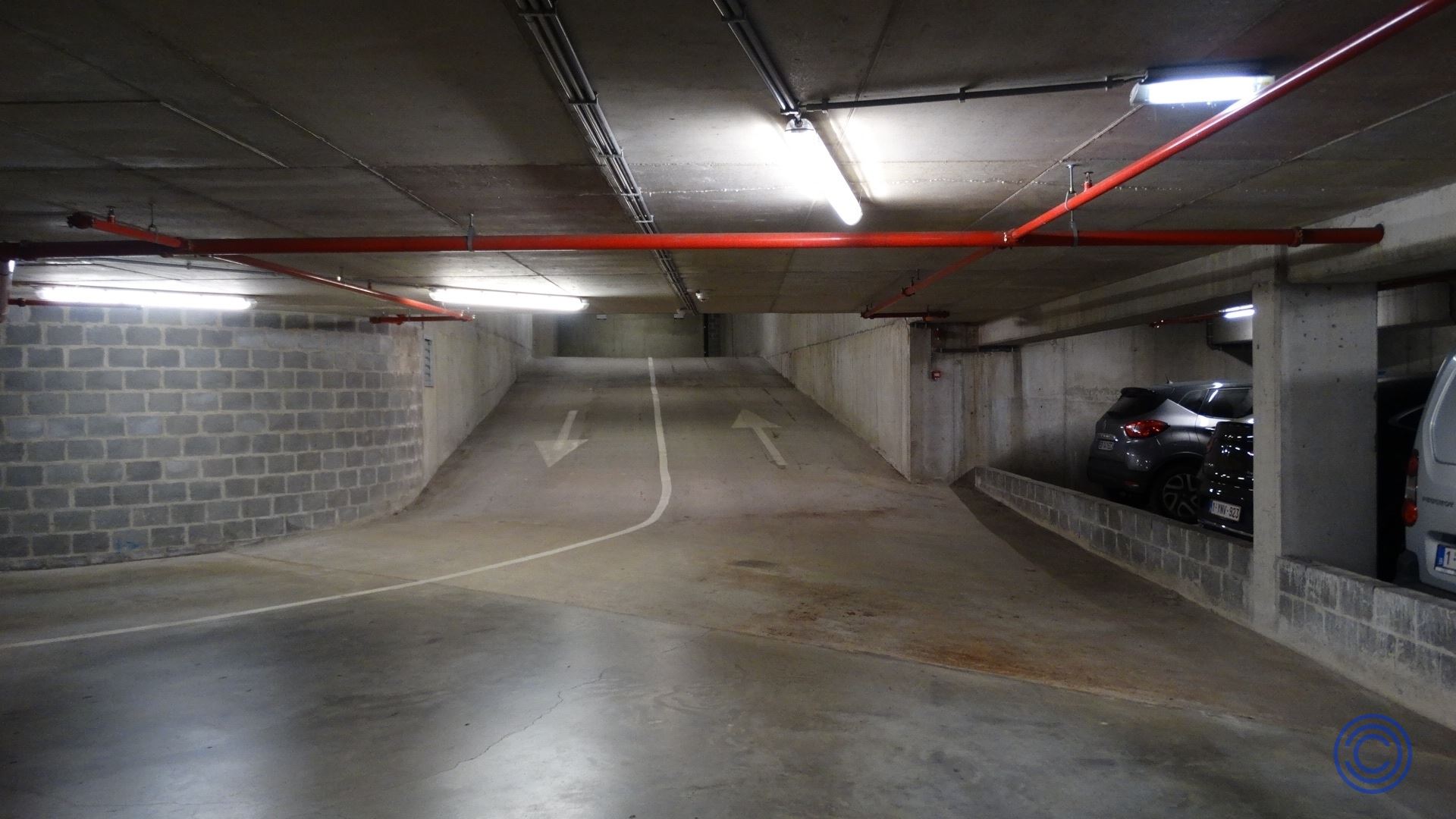 Parking: ruime en veilige binnenstaanplaats! - foto 5