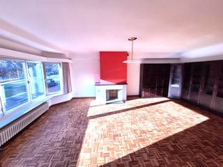 Pleasant 2 bedroom apartment with lots of light, located near the Water Sports Course.The apartment is located on the FIRST floor of a building with...