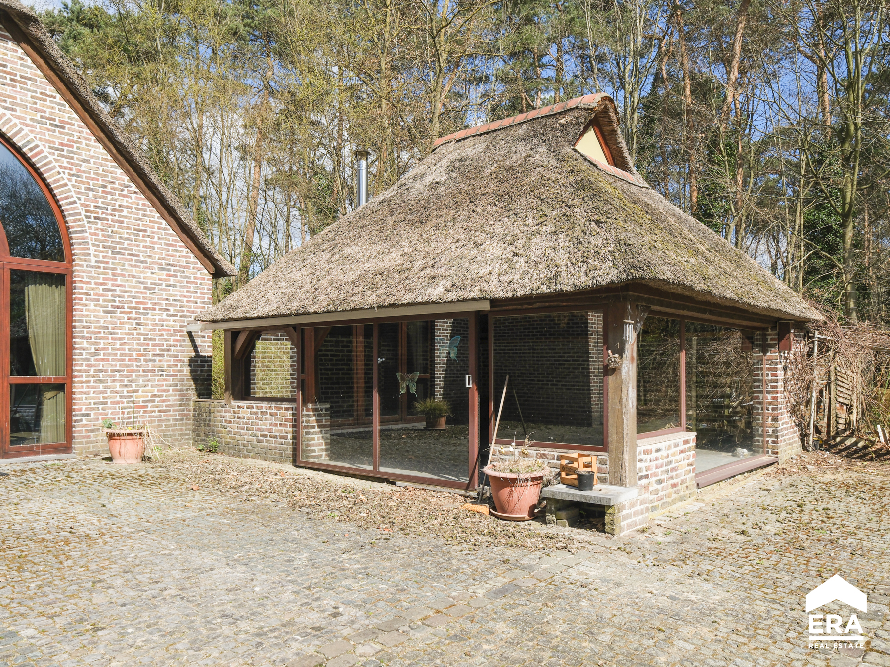Unieke villa met idyllisch bos en ontwikkelingspotentieel - foto 3