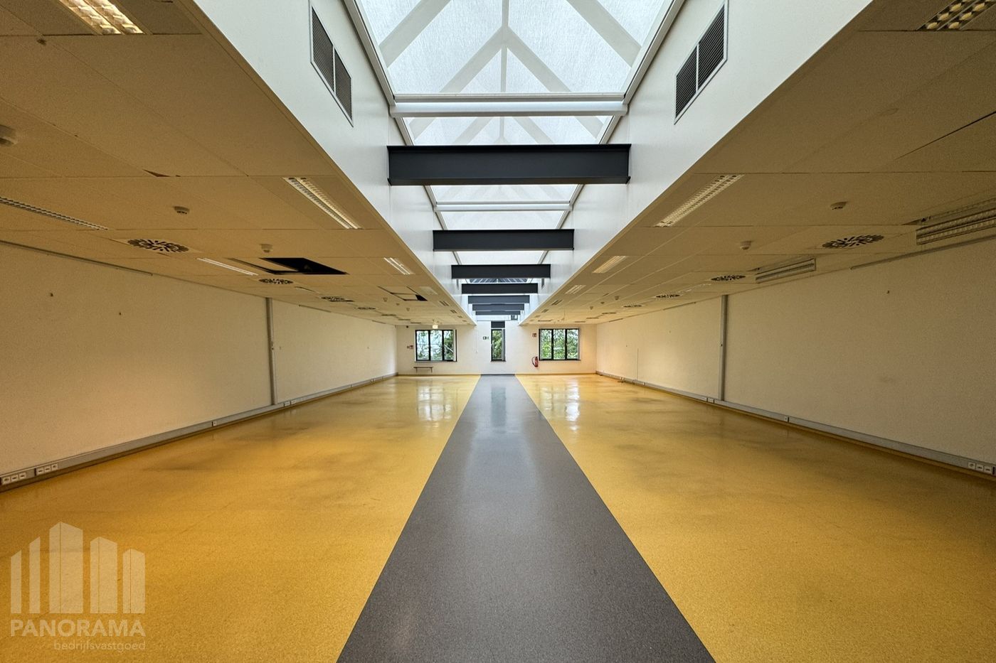 Versatile business building with offices and warehouses for rent near Brussels Airport Zaventem - photo 4