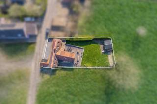 Deze prachtige en volledig gerenoveerde fermette is gelegen in de Annovenstraat 73 in Maarkedal, Schorisse. Deze open bebouwing in...