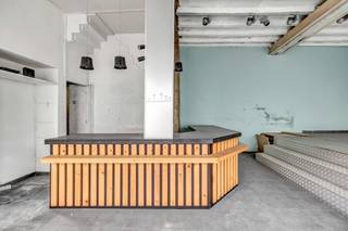 Voor meer info of een bezoek, bel 054 69 39 36 - In het centrum van Ninove bevindt zich deze opbrengsteigendom, bestaande uit een handelsruimte...