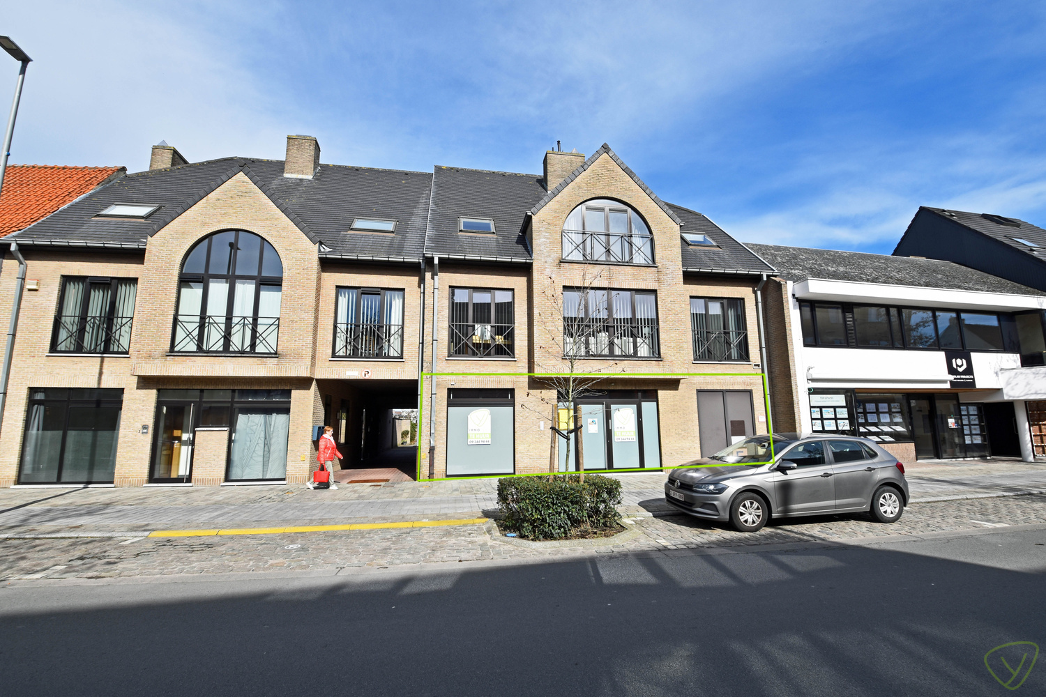 Ruim handelspand te huur in het centrum van Waarschoot! - foto 1