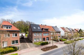 Ontdek deze halfopen bebouwing op een toplocatie te Brasschaat, gelegen in de Pauwelslei 30, met vlotte verbinding naar belangrijke invalswegen...