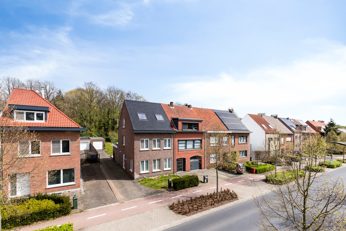 HOB met 3 slaapkamers en mooi groen perceel in Brasschaat - foto 2