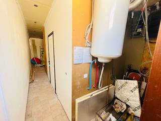 Op zoek naar een woning die je naar eigen smaak kan afwerken? Deze charmante woning heeft reeds enkele renovatiewerken achter de rug en biedt...