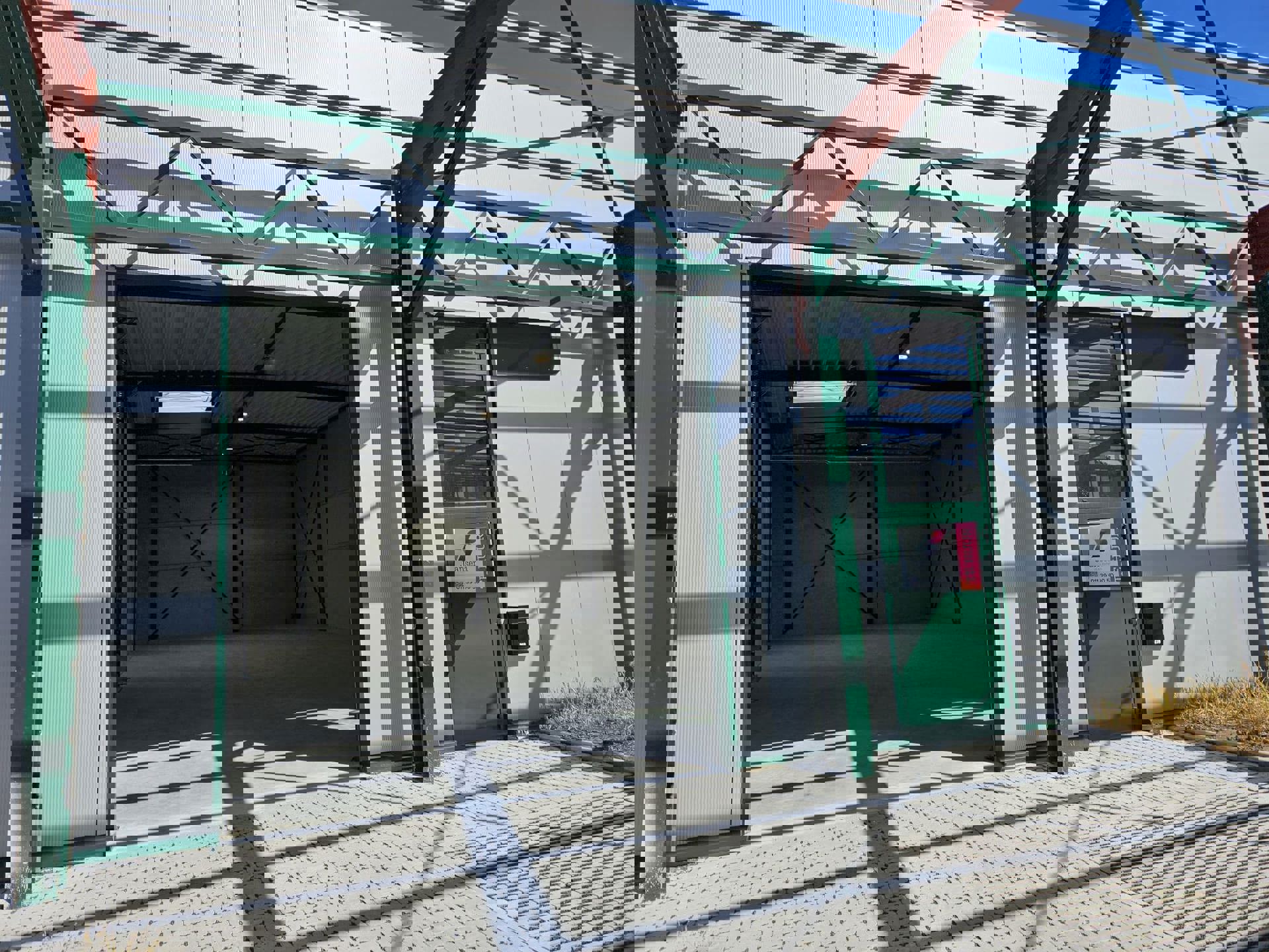 TE HUUR HASSELT KMO-unit 290m² - foto 1