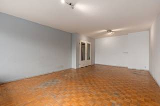 Te koop: licht appartement in Borgerhout, op een centrale locatie nabij winkels, horeca, openbaar vervoer en invalswegen.Dit appartement, op de...