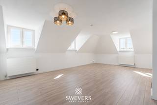 Voor meer info en foto’s, surf naar www.swevers.be – Dit instapklare appartement in de Corceliusstraat 7 bus 5 in Koersel biedt een...