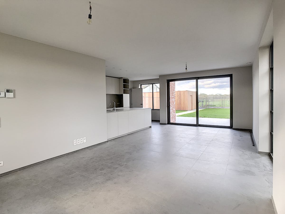 Instapklare nieuwbouwwoning met 3 slaapkamers, garage en zonnige tuin in Boezinge - foto 4