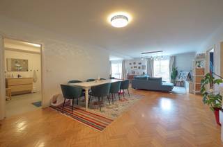 Century21ImmoNero présente : Bel appartement rénové de 123m2 au coeur de Forest, à deux pas du Parc de Forest et du Parc Duden, à distance de...