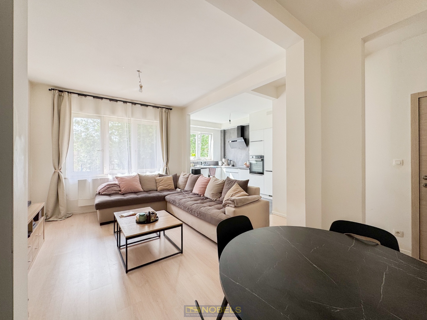 Te koop, smaakvol gerenoveerd appartement met terras te Anderlecht! - foto 3