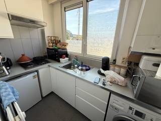 Appartement op rustige ligging. Het appartement is gelegen in een kleinschalig gebouw met lage algemene onkosten.Indeling:Hal: +/- 4 m²,...