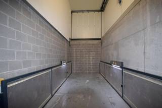 De autostaanplaats met autolift ligt vlak in het centrum van Gent, dichtbij de Kouter en Vooruit en is te huur aan €120 per maand + 20€...