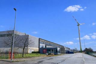 Strategisch gelegen logistiek bedrijfsgebouw te huur van 22.724 m² bestaande uit magazijn in combinatie met kantoren. Dit hoogwaardig gebouw op een...