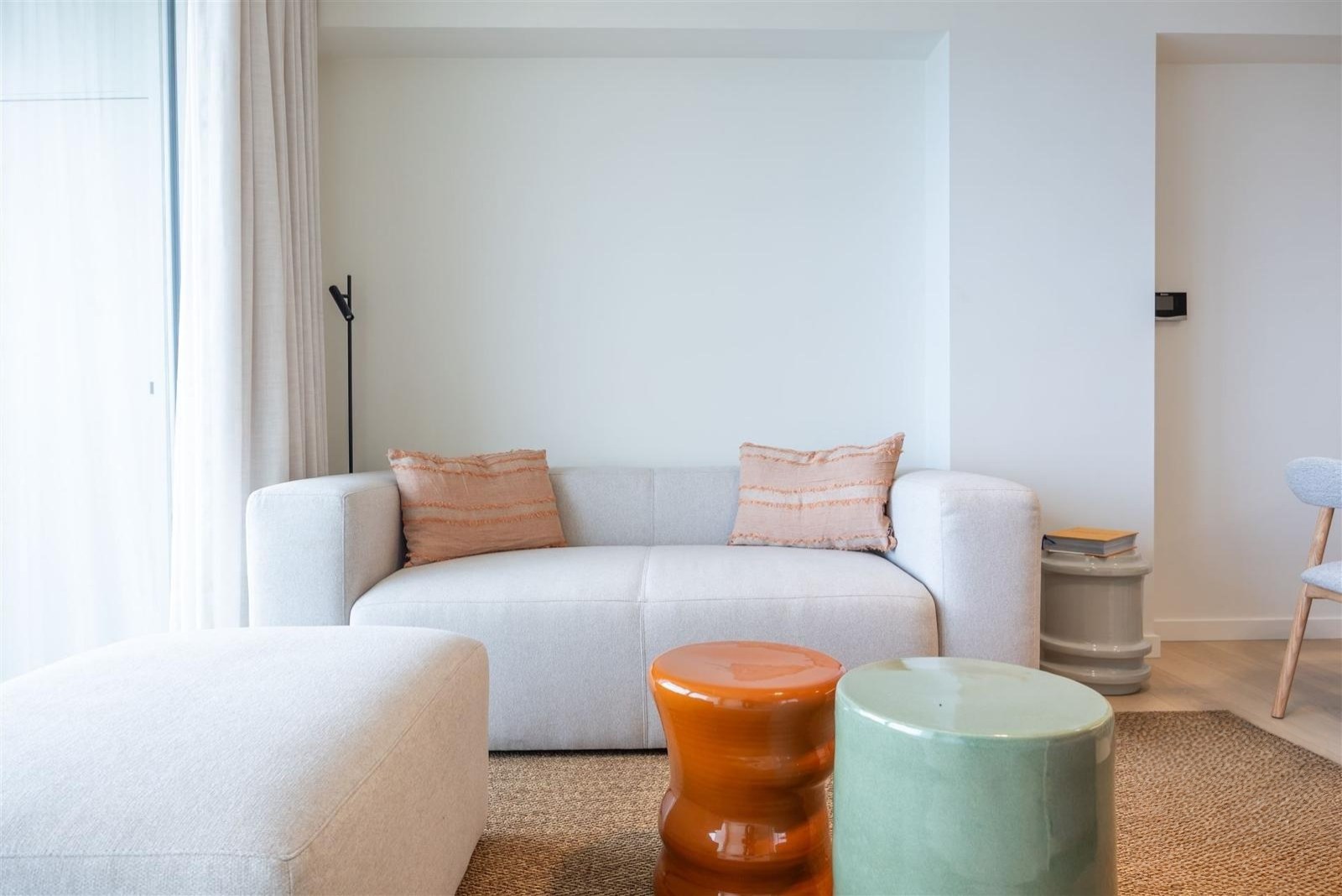 Beautiful and tastefully fully finished apartment located on the second floor. - photo 3