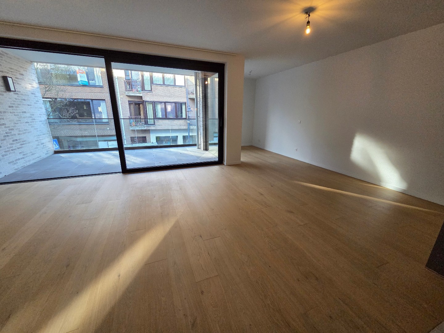 Prachtig recent appartement met ruim terras en 2 slaapkamers op een toplocatie! - foto 4