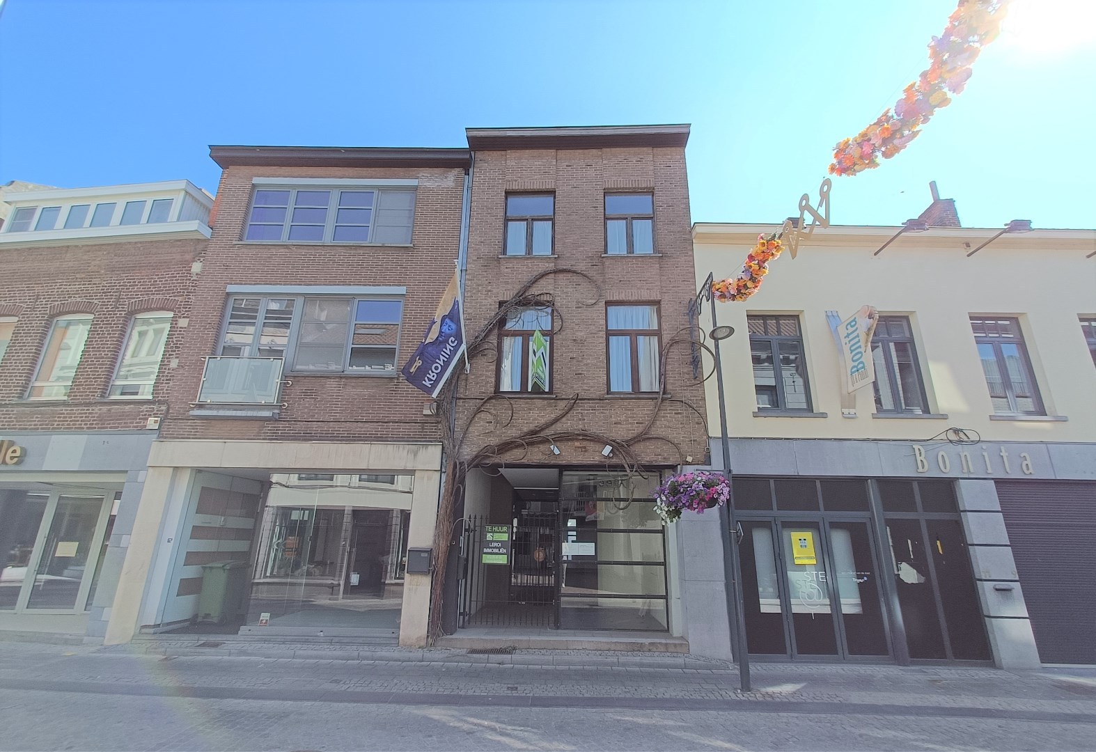 PRACHTIG GELEGEN MODERNE HANDELSWONING - foto 1