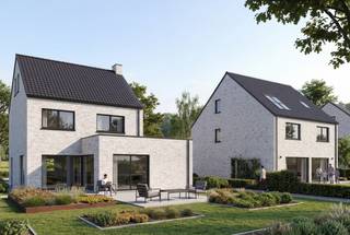 <strong>Wilgenhof, thuiskomen in het groene Huldenberg op een boogscheut van Leuven en Brussel</strong><br /><br />  Perceel van 8a 98ca.<br />  Hoogwaardige afwerking<br />  PRIJSVAST van 724.134,00 euro inclusief kosten; (Inbegrepen kosten zijn: notariskosten, grond, registratie rechten, architect, EPB, veiligheidscoördinator, <strong>6% BTW</strong>)<br /><br />Project Wilgenhof in hartje Huldenberg biedt heel wat mogelijkheden om jouw nieuwbouwwoning te realiseren. Hou je van vroege ochtenden waar de mist nog over de velden hangt? Of geniet je meer van lange zomeravonden met een glas wijn in de tuin? Misschien breng je liever weekends door met wandelingen in het Meerdaalwoud of proef je van de rijke oogst uit de Druivenstreek. Een ding is zeker: in Huldenberg zal je sowieso thuis voelen. <br /><br />Deze landelijke open-bebouwing is te koop. Deze wordt gebouwd inclusief zonnepanelen en warmtepomp met BEN-certificaat (bijna energie neutraal). Eenvoudige lijnen, grote raampartijen en gevelstenen in lichte tinten typeren deze statische woning. Het is een goed gelegen 3-slaapkamer woning met heel wat ruimte en wooncomfort. <em>Je kan dit ontwerp nog aanpassen in samenspraak met onze architect.</em>  <br /><br />Indeling:
<ul>
	<li>Gelijkvloers: inkom, toilet, leefruimte, eetkamer met open keuken en bergruimte.</li>
	<li>Eerste verdieping: 2 zeer ruime slaapkamers, toilet en badkamer</li>
	<li>Zolder: volledig afgewerkt (zoals op plan) 1 ruime slaapkamer, techn. ruimte</li>
	<li>Tuinberging, fietsstalling</li>
</ul>

<ul>
</ul>
ℹ️ Wens je meer informatie of een afspraak? Bel ons dan nu op het nummer 011 45 82 30<br />💻 Meer projecten? Surf naar www.splendid.be. Samen maken we jouw woondroom waar.