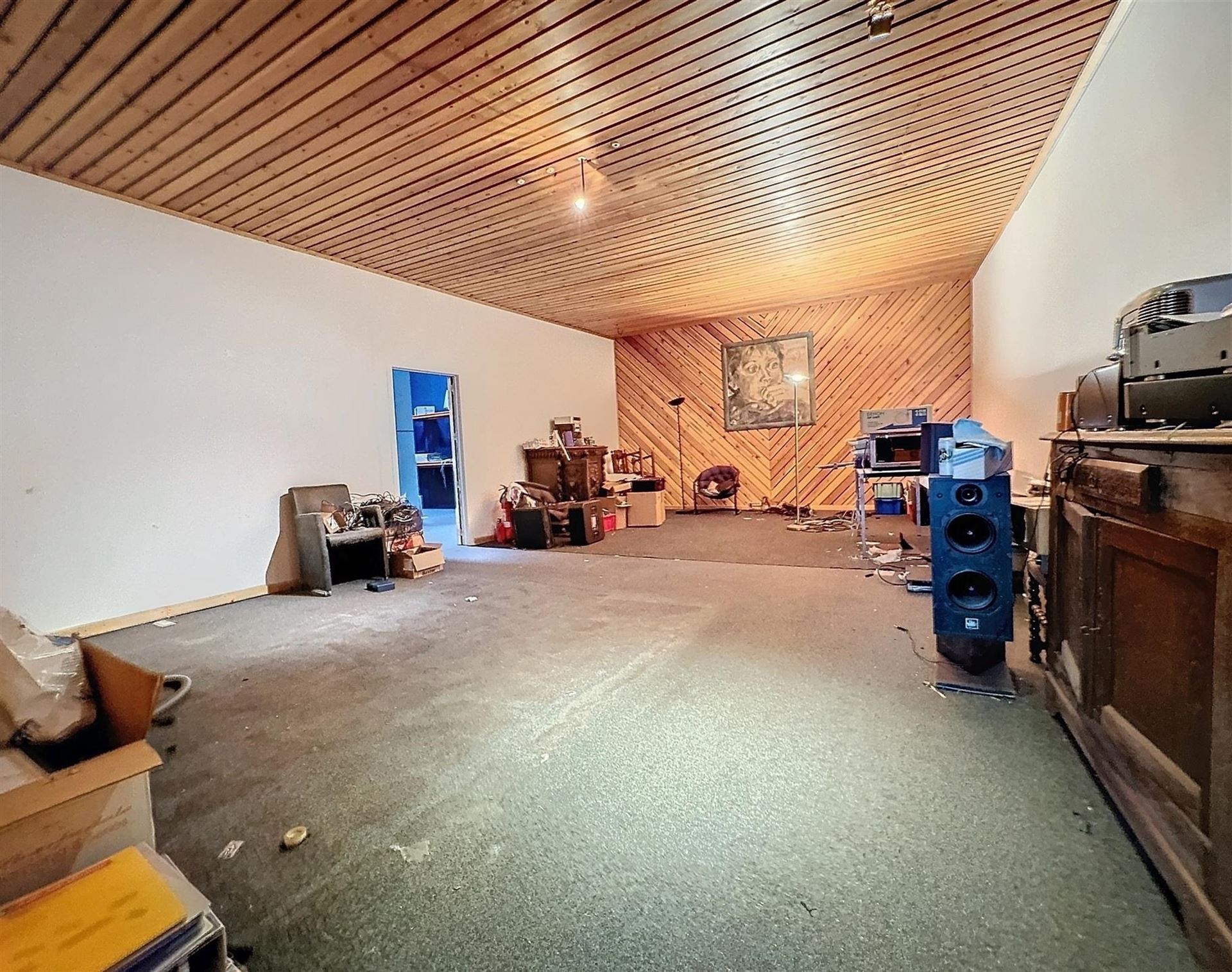 Commercieel gelegen HANDELSPAND met WOONST en 4 verhuurde STUDIO'S  - foto 3