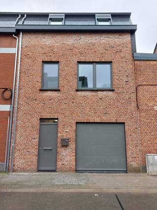 VOOR EEN BEZOEKEN ENKEL PER MAIL: MATTHIAS@COLORCASA.BE NIEUWBOUW; BEN-woning met 4 slaapkamers! Deze energiezuinige woning (voorzien van warmtepomp...