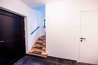 Bent u op zoek naar een recente, energiezuinige woning in een uitzonderlijk aangename omgeving?Deze prachtige halfopen bebouwing van 2023 is gelegen...