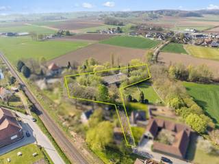 Discover this exceptional project site in charming Leupegem, a borough of Oudenaarde. The site is located entirely in a residential area,...