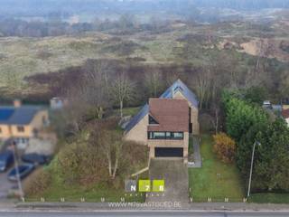 VRIJSTAANDE UITZONDERLIJKE ARCHITECTENWONING MET 3 SLAAPKAMERS OP EEN PERCEEL VAN 12A08CA IN DE PANNE.Uitzonderlijke, vrijstaande architectenwoning...