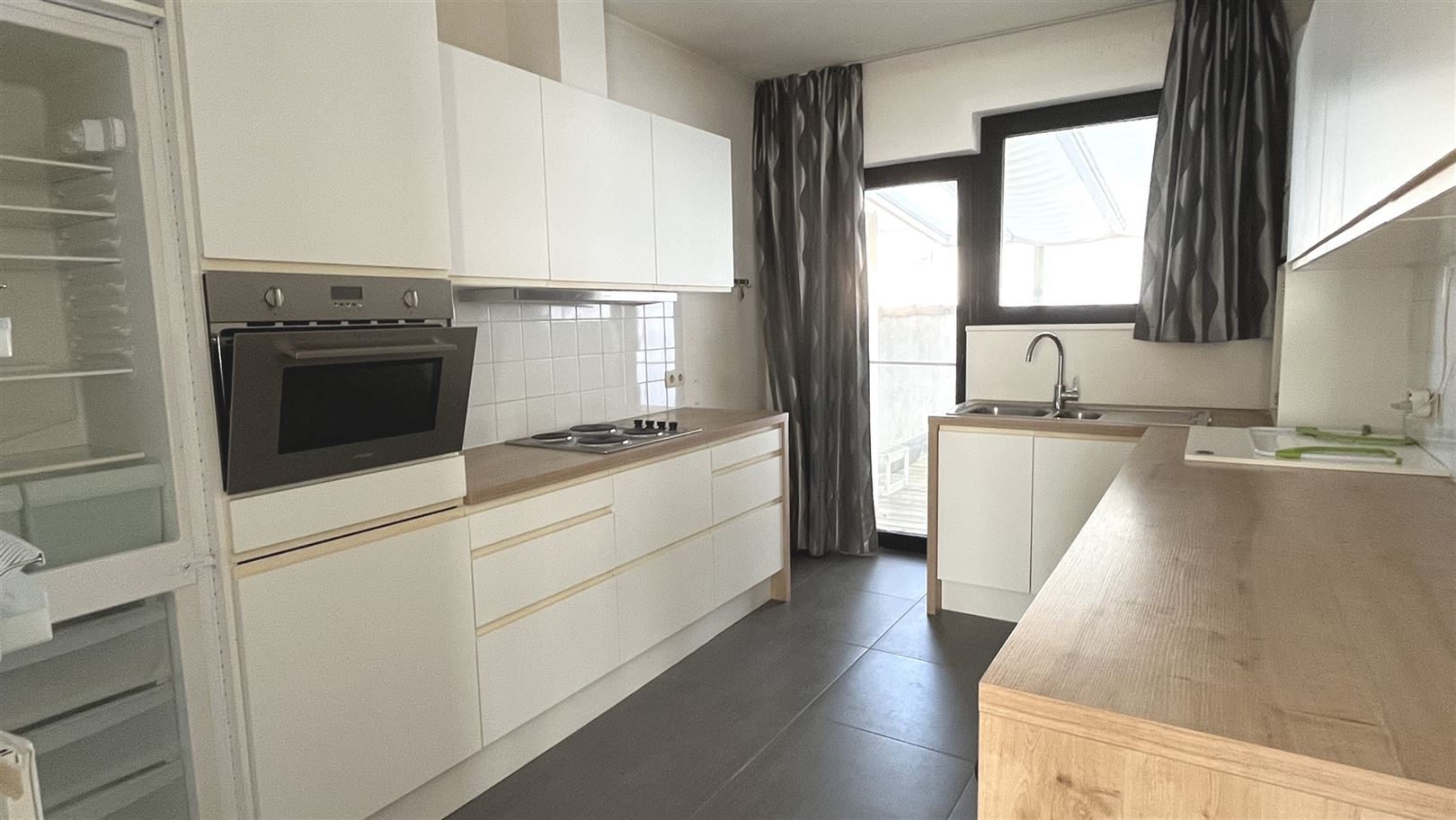 Ruim 2-slaapkamer appartement met gigantisch terras (40m²)! - foto 4