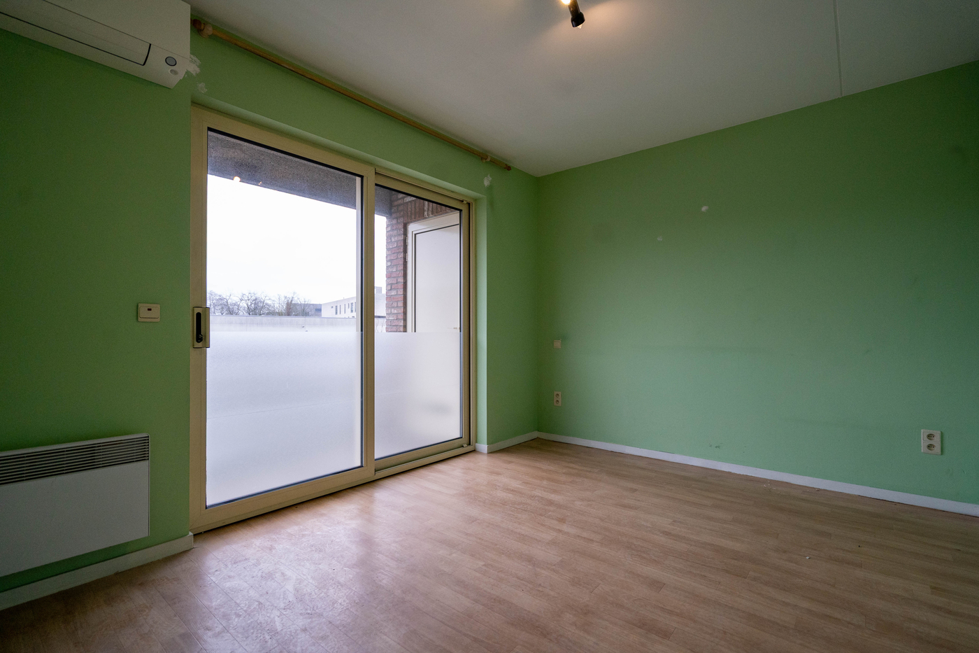 Centraal gelegen appartement met parkeerplaats - photo 4