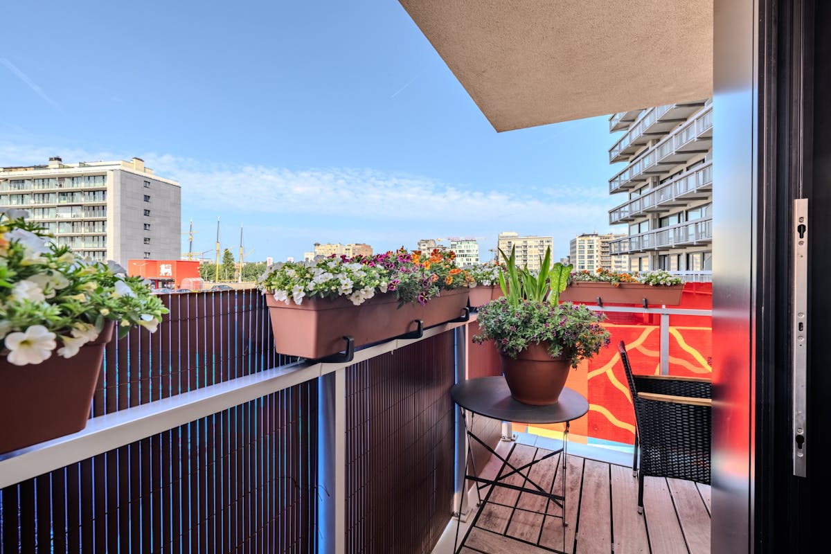 Hoekappartement met 2 slaapkamers en terras te Oostende - foto 1