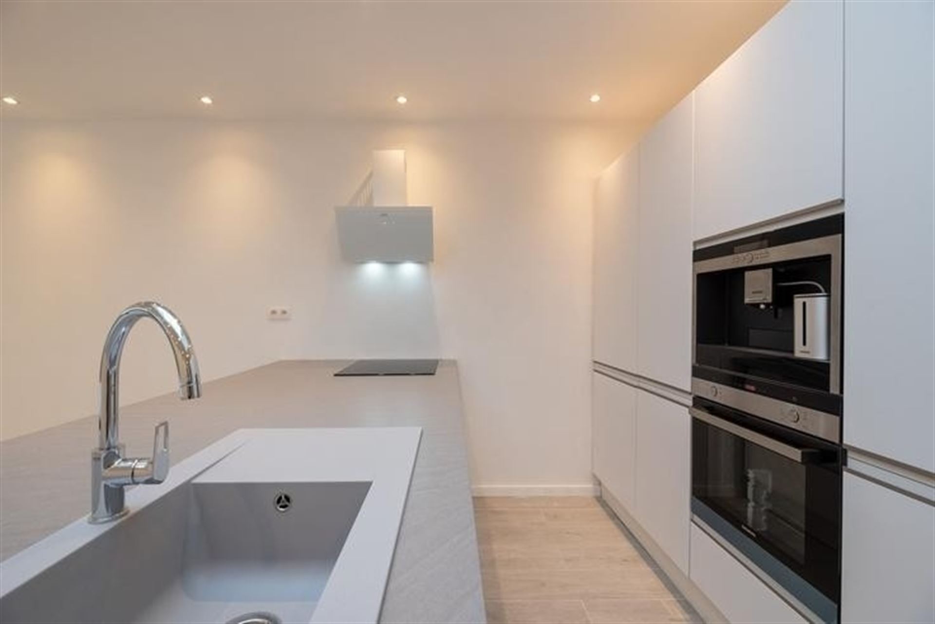 Instapklaar wonen in Wilrijk: 3 slpks, 2 badkamers en tuin - foto 4