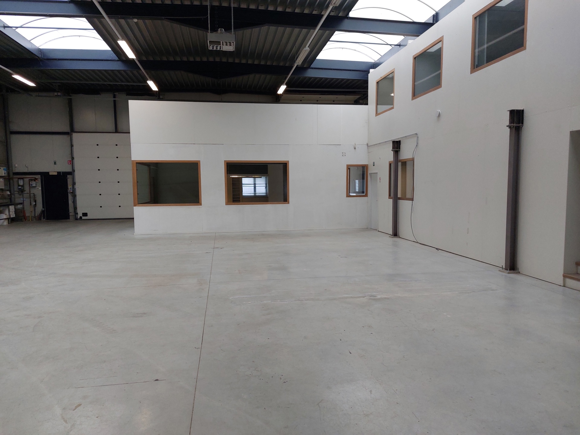 KMO-unit van 500 m² inclusief ong. 150 m² kantoren - foto 5