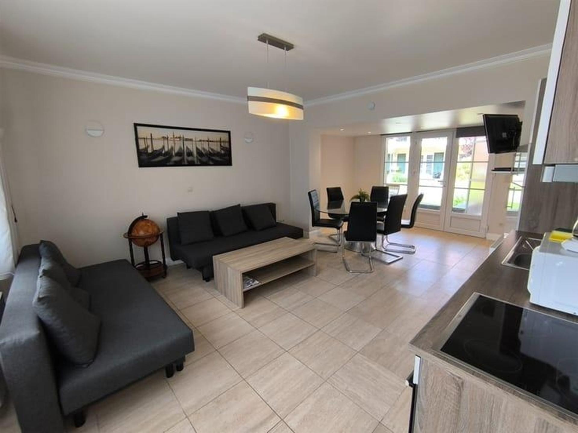 Ruim 2 slaapkamer appartement met zonnig terras. - foto 1