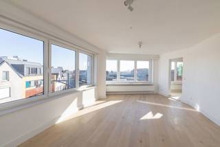 Appartement rénové avec deux chambres à coucher, salle de stockage en sous-sol et abri à vélos à Knokke-Heist. A distance de marche du...