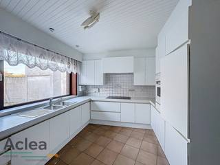 Zeer centraal gelegen huurwoning in het centrum van Eeklo. Deze stevig gebouwde woning werd opgetrokken in 1988 en is voorzien van 3 slaapkamers en...