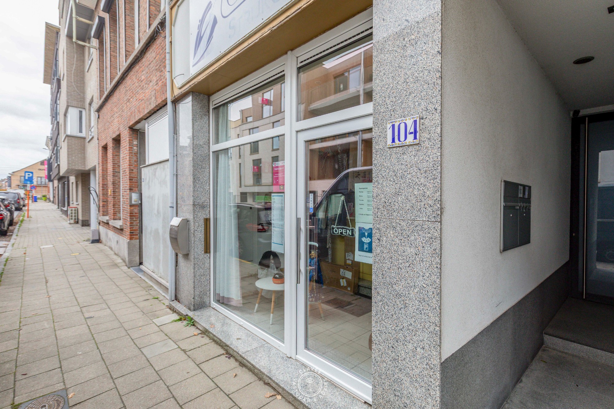 Commercial à vendre à Beveren-Kruibeke-Zwijndrecht avec 3 chambres - photo 1
