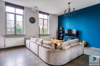 Ruime (225 m²) en hedendaagse woning met tuin & 2 privatieve autostaanplaatsenASSEBROEK - Richtprijs - 475.000 EUR - In Assebroek vindt u deze ruime...