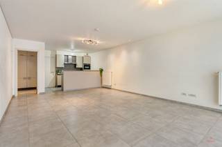 GELIJKVLOERS APPARTEMENT MET 2 SLAAPKAMERS IN HET HART VAN GOTTEM, DEINZEOntdek dit instapklare en lichtrijke gelijkvloers appartement, gelegen in...