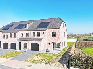 Deze zeer grote (298 m²) en kwalitatief gebouwde BEN-woning (Bijna Energie Neutraal) bevindt zich langs de Zuidlaan nabij het centrum van...