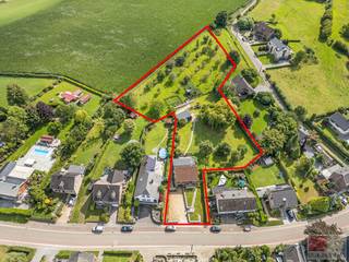 Prachtig gerenoveerde woning/landhuis (van 2011 t.e.m. 2025) gelegen op een ruim perceel van maar liefst circa 6000m2 (tuin perceel 2327m²+...