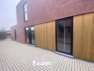 In het mooie Schoonbeek ( Bilzen-Hoeselt) staat dit ruime nieuwbouw appartement klaar om haar eerste bewoners te verwelkomen.Een appartement waar...