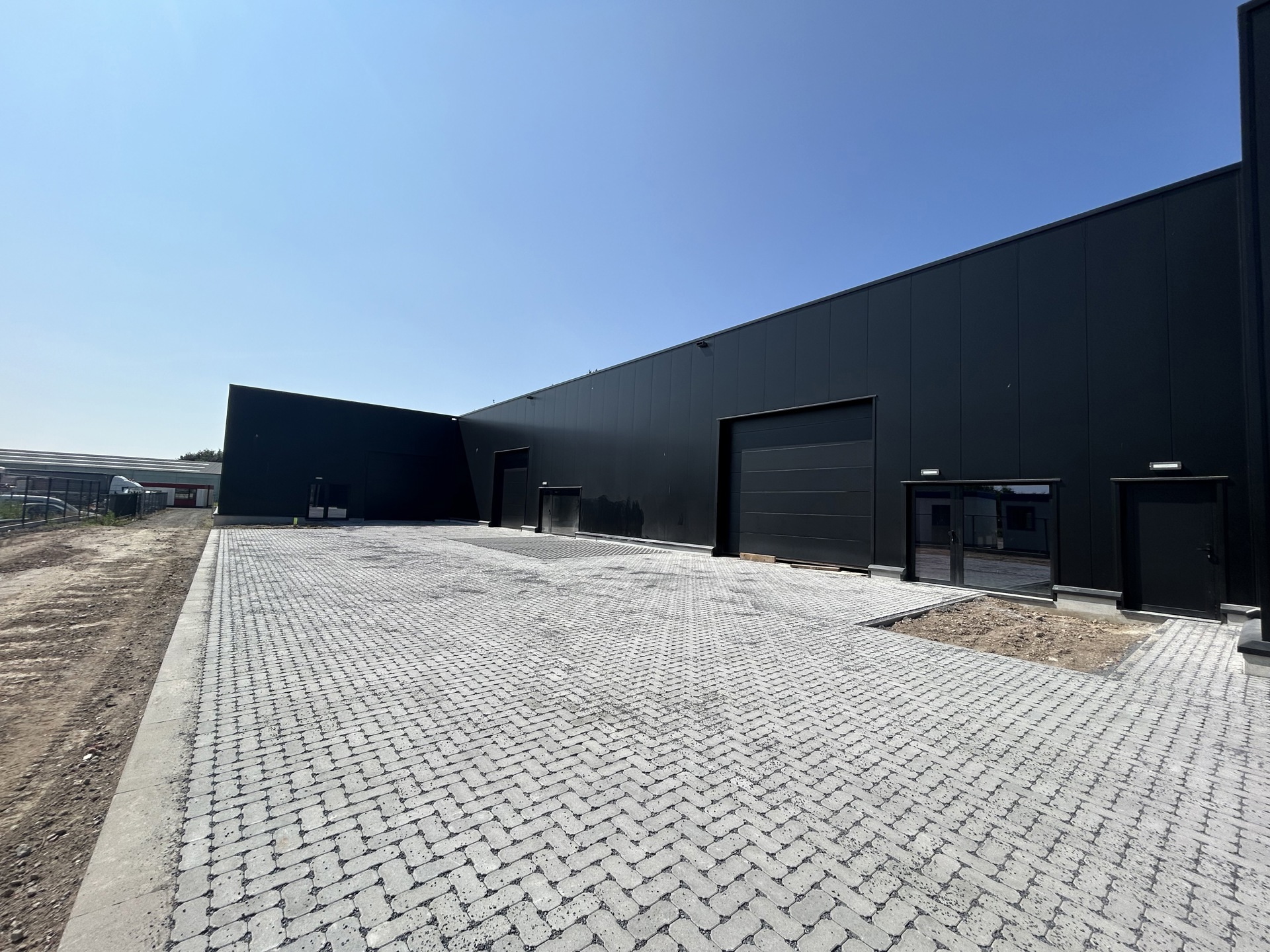TE HUUR: KMO-unit van 484m² in Bocholt - foto 2