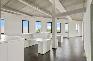 Cet espace de bureau de 273 m² bénéficie d'un emplacement stratégique exceptionnel à Vilvorde, avec des liaisons faciles vers Bruxelles, Malines et...