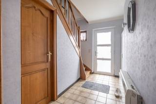 <p><strong>Century21ImmoNero stelt voor:</strong></p><p>Deze perfect onderhouden en instapklare woning, bijzonder rustig gelegen in een doodlopende straat zonder verkeer op een mooi West geörienteerd terrein van 8A69ca en omvattende:</p><p>Inkom met WC en trap, Living van 35m² Volledig ingerichte keuken van 2006 van 11m², Wasplaats, Kamer of bureau van 14m² en berging.</p><p>Verdieping biedt 3 slaapkamers van 14m², 10m² en 12m² en een badkamer (2010) met douche en WC. er is een kelder van 10m².</p><p>In de achtertuin is er een dubbele garage of atelier van 42m².</p><p>Meer info : www.tenrodestraat6.be</p>